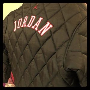 Black puffer jacket 23 Jordan